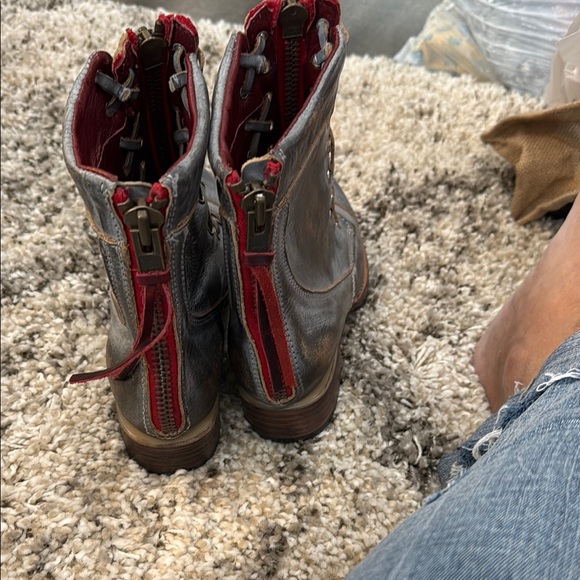 Stylish Gray and Red Women's Boots - Picture 3 of 5